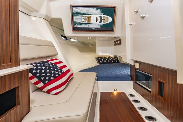 Breeezy 37ft Pursuit Yacht For Sale
