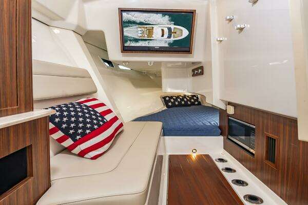 Pursuit DC 365 Dual Console Yacht For Sale