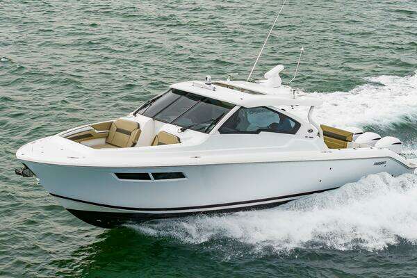 Pursuit DC 365 Dual Console Yacht For Sale