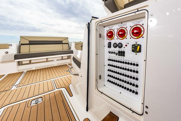 Breeezy 37ft Pursuit Yacht For Sale