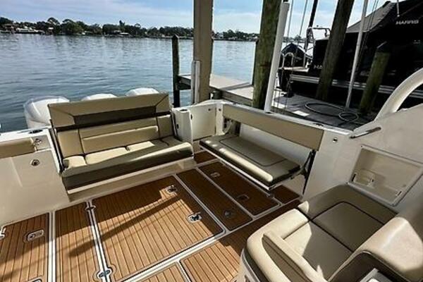 Breeezy 37ft Pursuit Yacht For Sale