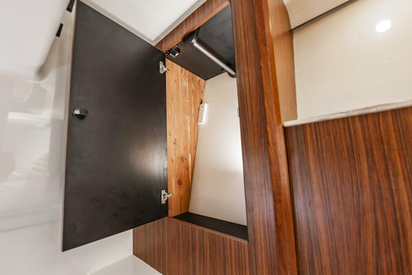 Breeezy 37ft Pursuit Yacht For Sale