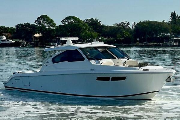 Breeezy 37ft Pursuit Yacht For Sale