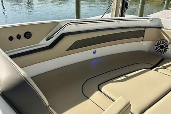 Breeezy 37ft Pursuit Yacht For Sale