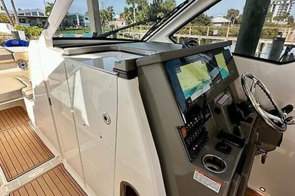 Breeezy 37ft Pursuit Yacht For Sale