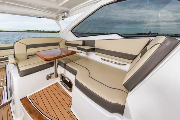 Breeezy 37ft Pursuit Yacht For Sale