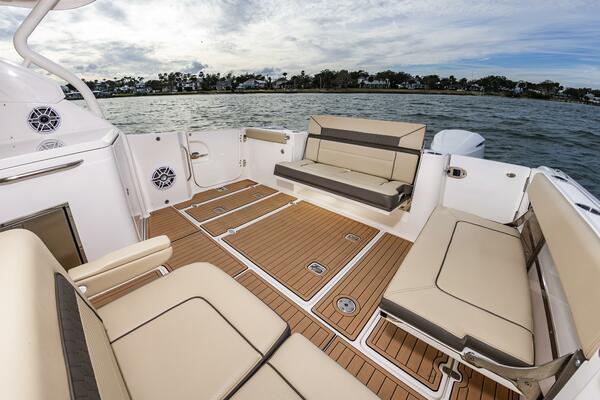 Breeezy 37ft Pursuit Yacht For Sale