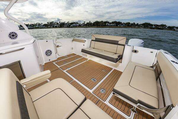 Pursuit DC 365 Dual Console Yacht For Sale