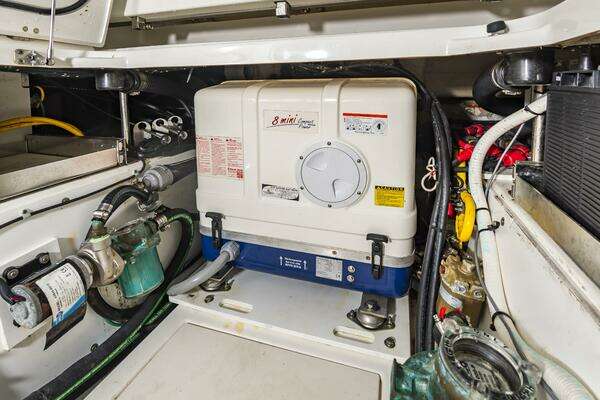 Pursuit DC 365 Dual Console Yacht For Sale