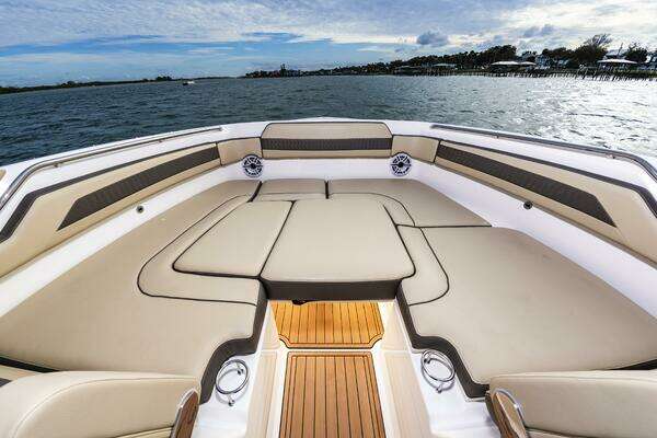 Pursuit DC 365 Dual Console Yacht For Sale