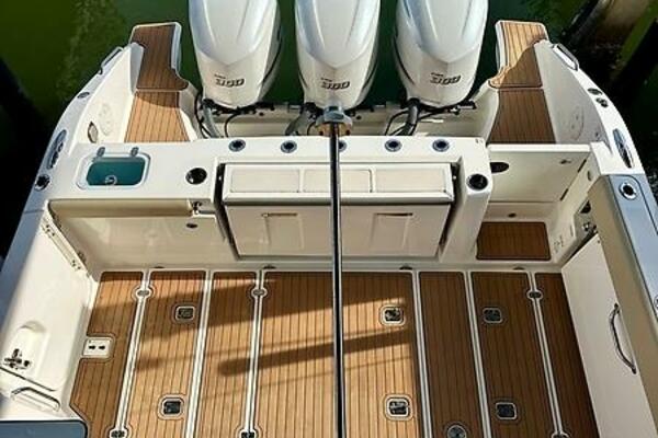 Breeezy 37ft Pursuit Yacht For Sale