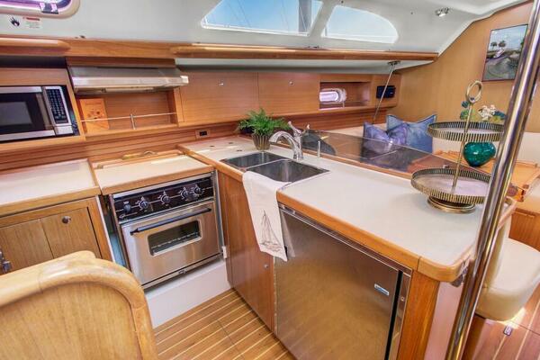 Advocate 44ft Catalina Yacht For Sale