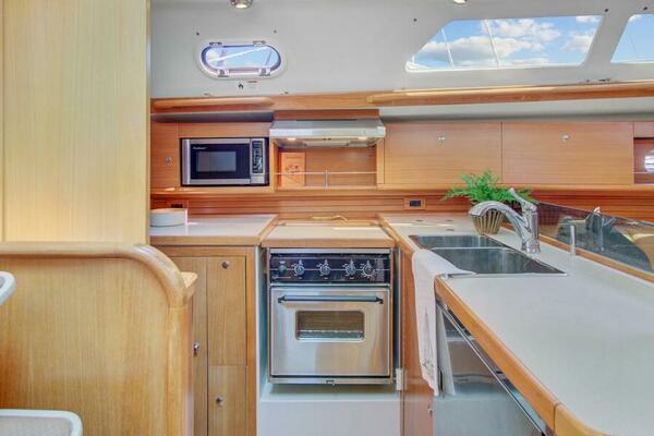 Advocate 44ft Catalina Yacht For Sale