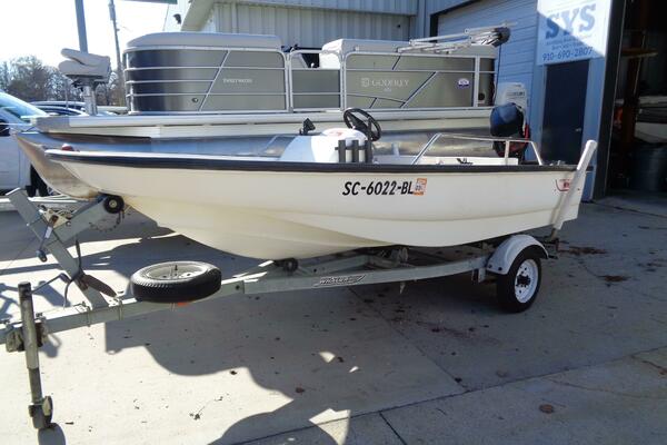 13ft Boston Whaler Yacht For Sale
