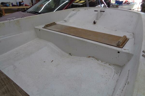 13ft Boston Whaler Yacht For Sale