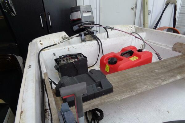 13ft Boston Whaler Yacht For Sale