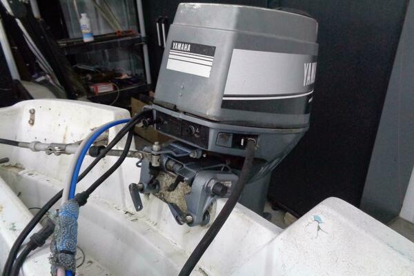 13ft Boston Whaler Yacht For Sale