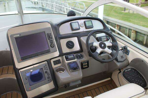 2007 Cruisers Yachts 42