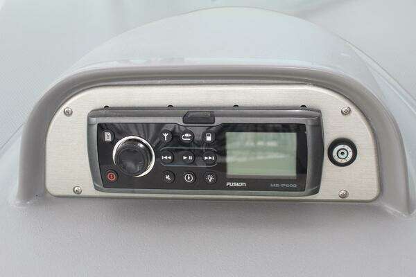 2007 Cruisers Yachts 42