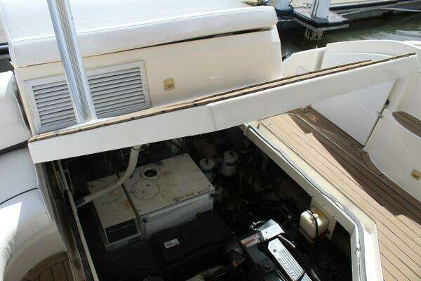 2007 Cruisers Yachts 42