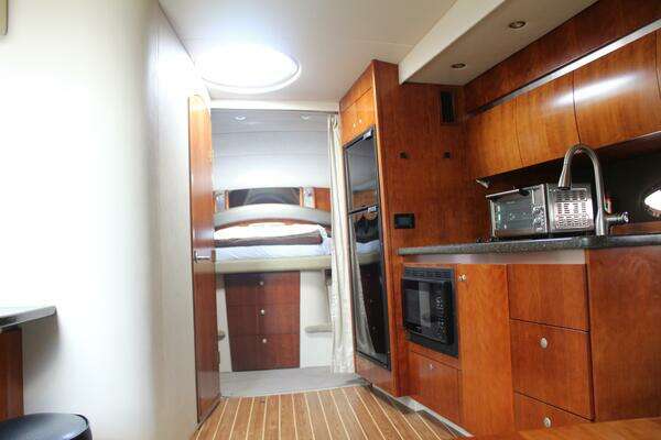 2007 Cruisers Yachts 42