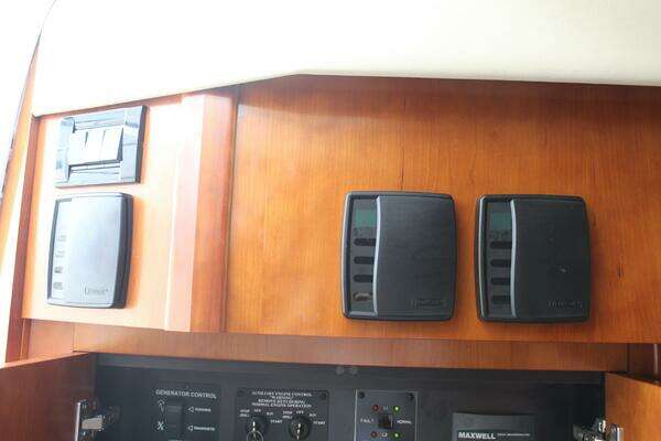 2007 Cruisers Yachts 42