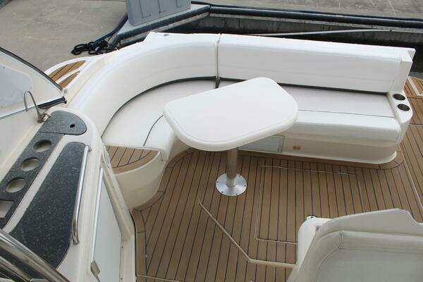 2007 Cruisers Yachts 42