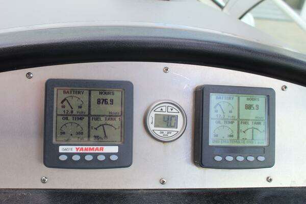 2007 Cruisers Yachts 42