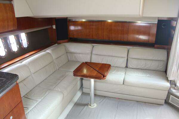 2007 Cruisers Yachts 42
