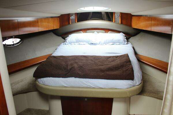2007 Cruisers Yachts 42