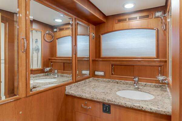 Grand Banks 59 Aleutian RP Yacht For Sale