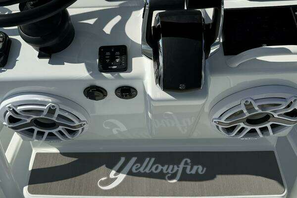 2025 Yellowfin 26