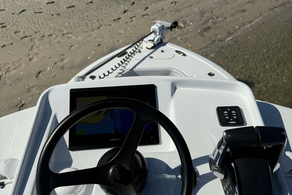 26ft Yellowfin Yacht For Sale