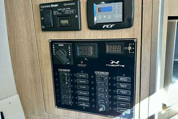 NX Boats 360 Sport Coupe Yacht For Sale