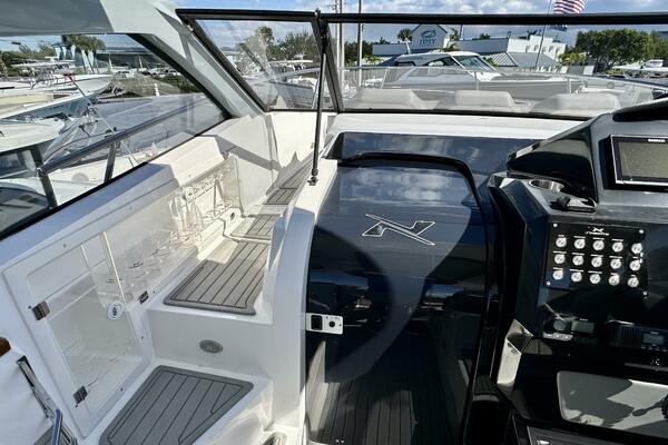 35ft NX Boats Yacht For Sale