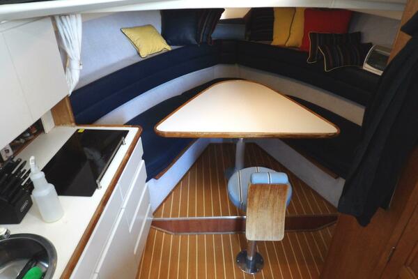 28ft Carver Yacht For Sale