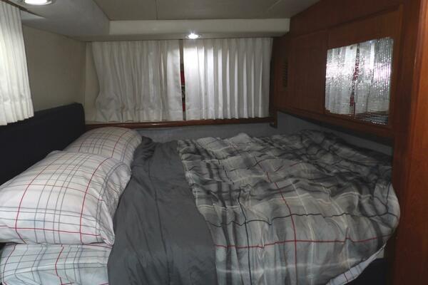 28ft Carver Yacht For Sale