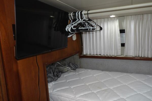 28ft Carver Yacht For Sale