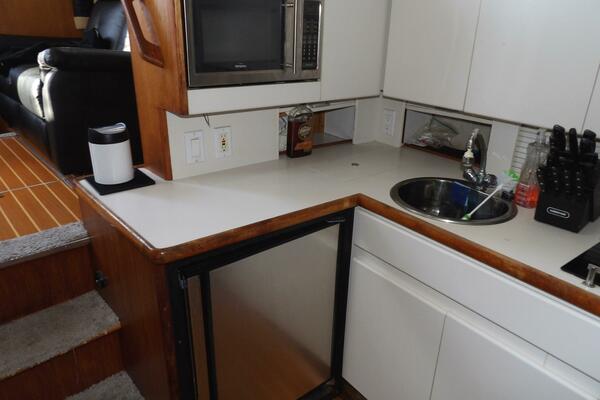 28ft Carver Yacht For Sale