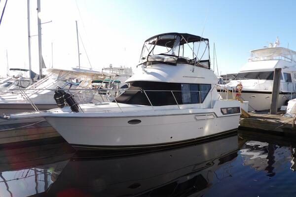 28ft Carver Yacht For Sale