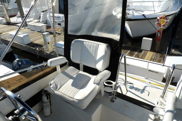 28ft Carver Yacht For Sale