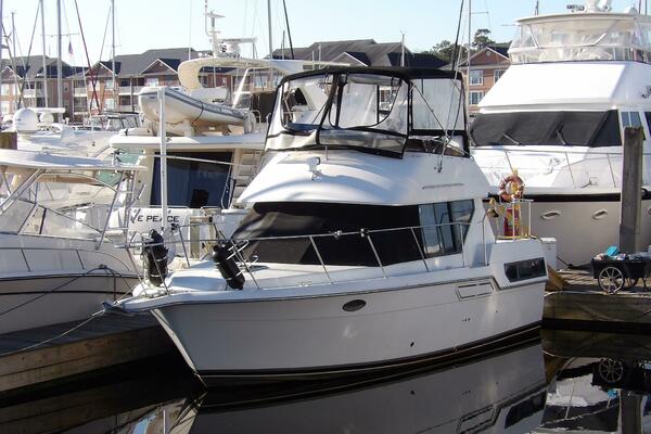 28ft Carver Yacht For Sale