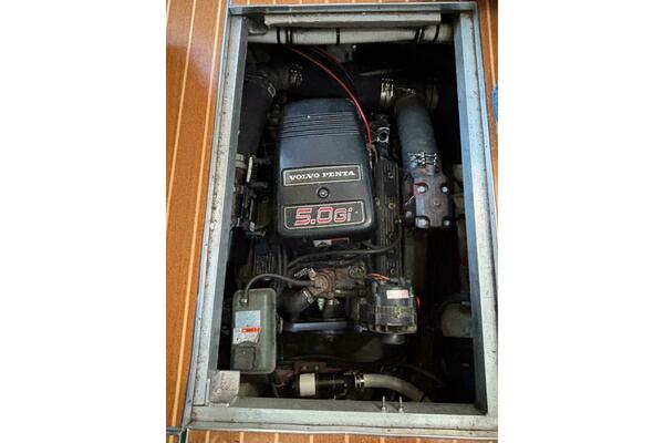 28ft Carver Yacht For Sale