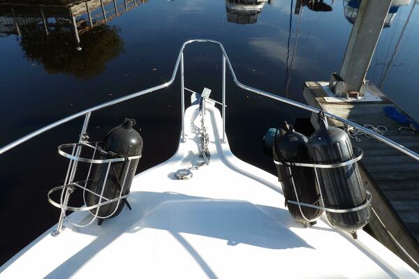 28ft Carver Yacht For Sale