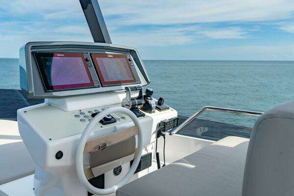 Ferretti Yachts 720 Yacht For Sale