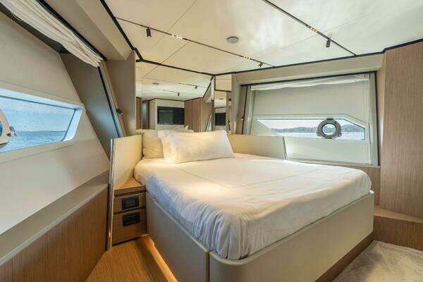 Ferretti Yachts 720 Yacht For Sale