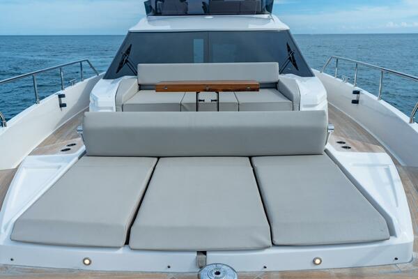 72ft Ferretti Yachts Yacht For Sale
