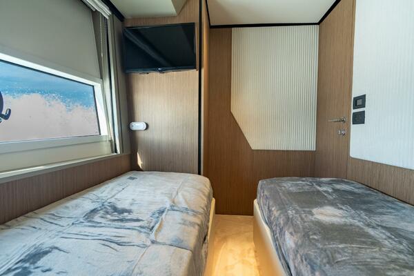 72ft Ferretti Yachts Yacht For Sale