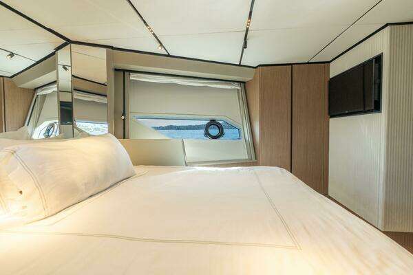 Ferretti Yachts 720 Yacht For Sale