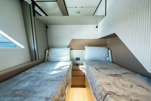 Ferretti Yachts 720 Yacht For Sale